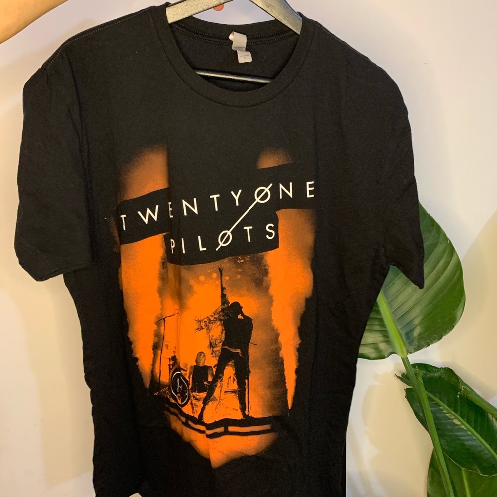 Twenty one pilots tour shirt